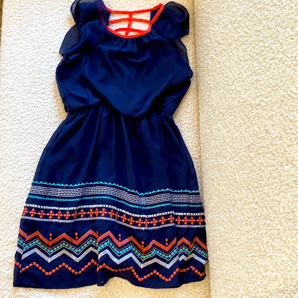Dress for girls from Speechless, in colors navy, salmon, white, and aqua.